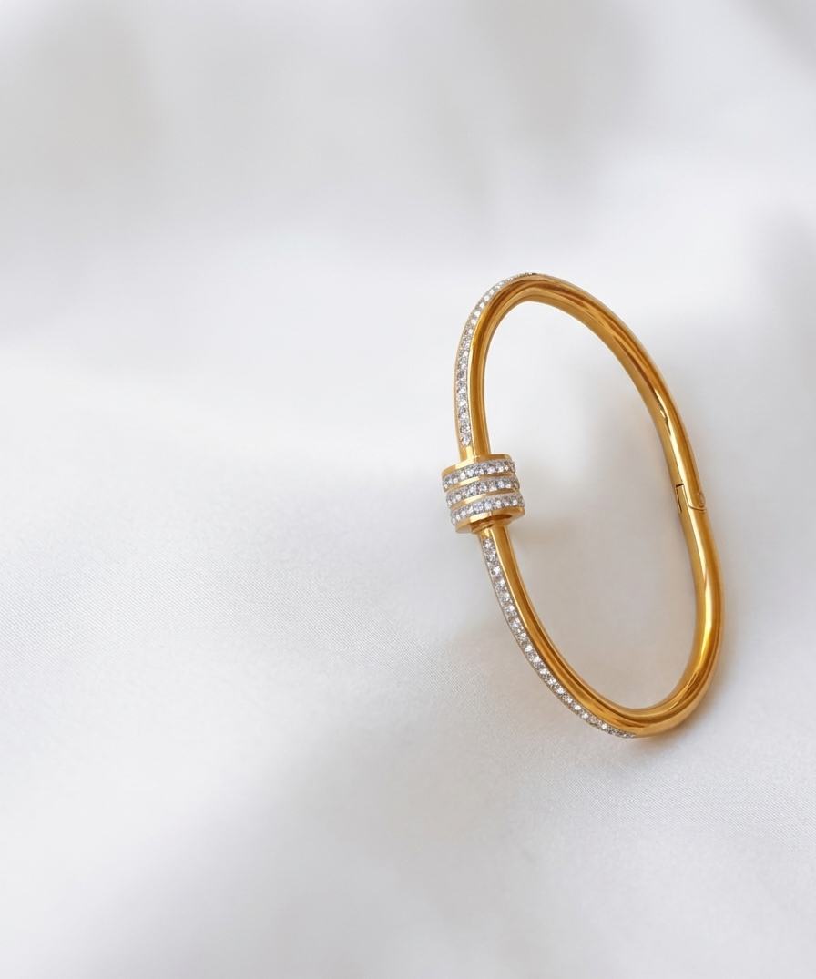 Veloura Lock Bangle..